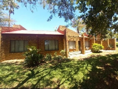 8Ha Small Holding For Sale in Brits Rural