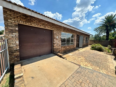 2 Bedroom Sectional Title Rented in Parys