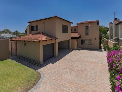 4 Bed House For Rent Lonehill Sandton