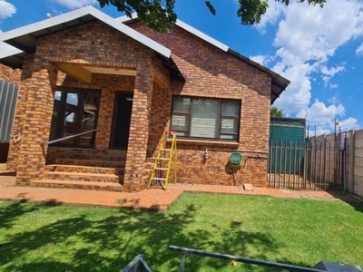 4 Bedroom house for sale in Secunda