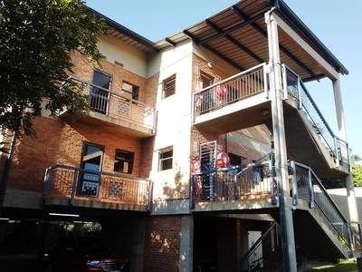 Apartment for sale with 8 bedrooms, Hatfield, Pretoria