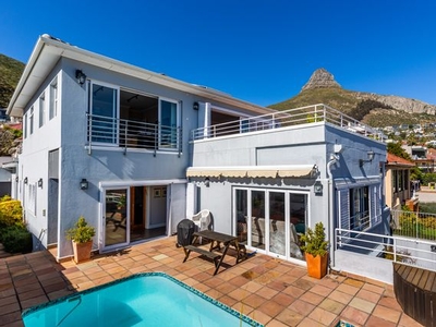 5 Bedroom House For Sale in Fresnaye