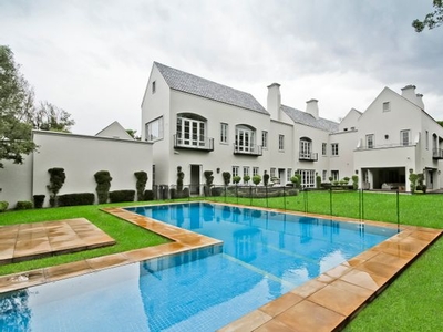 6 Bedroom House For Sale in Bryanston
