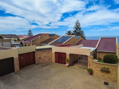 Townhouse For Sale in Mossel Bay Central