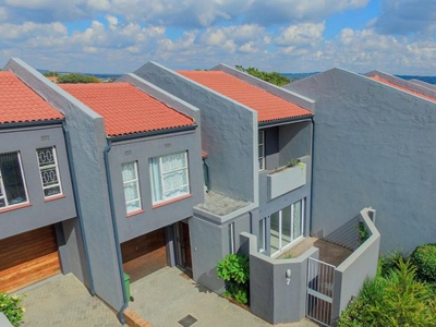 3 Bedroom duplex townhouse - sectional to rent in Sunninghill, Sandton
