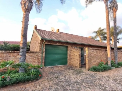2 Bedroom townhouse - sectional for sale in Rooihuiskraal North, Centurion