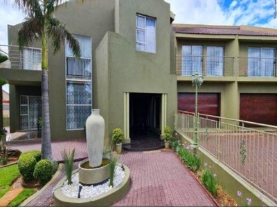 5 Bedroom House for sale in Sterpark - 12 Taurus Avenue