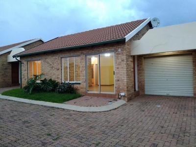 Townhouse For Rent In Agavia, Krugersdorp