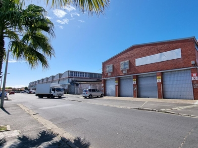1,800m² Warehouse To Let in Maitland