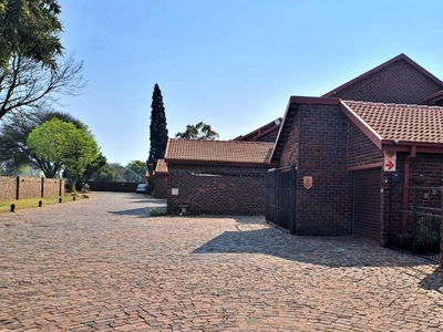 2 Bedroom duplex townhouse - sectional for sale in Pierre Van Ryneveld, Centurion