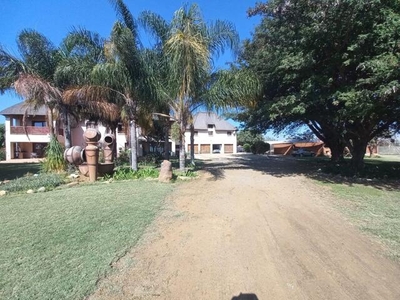 Farm For Sale In Buffelsfontein Ah, Rustenburg