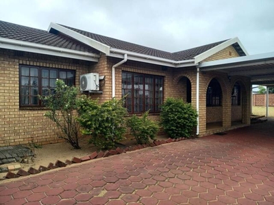 House For Sale In Brackenham, Richards Bay