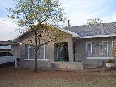 House For Sale In Hospitaalpark, Bloemfontein