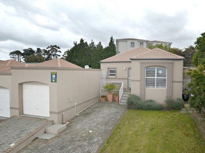 House For Sale In Vredekloof Heights, Brackenfell