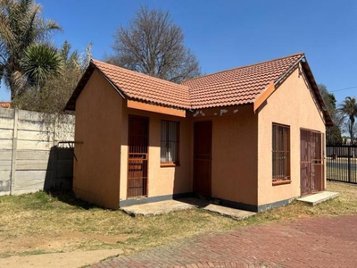 Standard Bank EasySell 5 Bedroom House for Sale in Helikon P