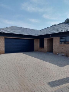 Townhouse For Rent In Baillie Park, Potchefstroom