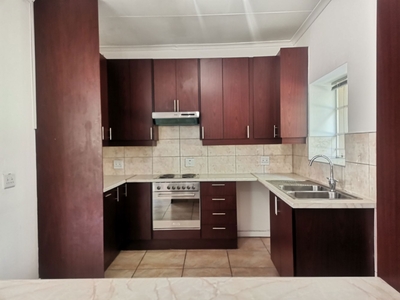 2 bedroom house to rent in Woodmead