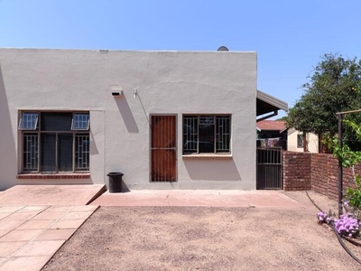 Apartment For Rent In Kathu, Northern Cape