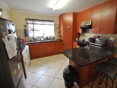 Apartment For Rent In Paulshof, Sandton