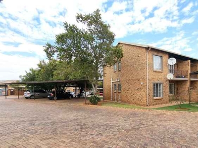 Apartment For Rent In Strubensvallei, Roodepoort