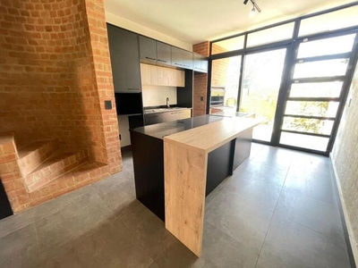 Apartment For Sale In Lynnwood, Pretoria