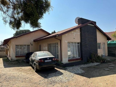 Commercial Property For Sale In New Redruth, Alberton