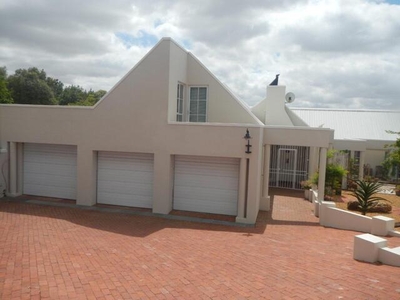 House For Rent In Aurora, Durbanville