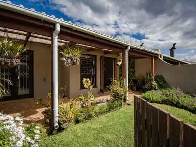 House For Rent In Longdown, Somerset West