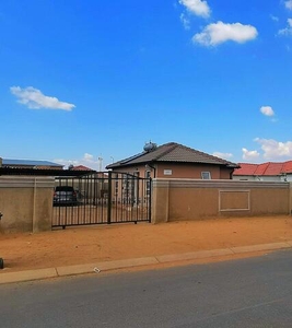 House For Sale In Azaadville Gardens, Krugersdorp