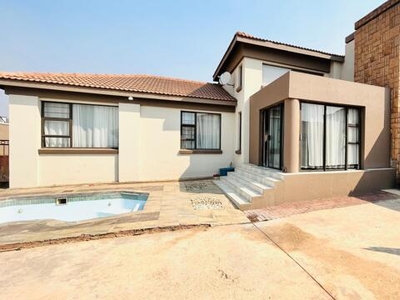 House For Sale In Ben Fleur, Witbank
