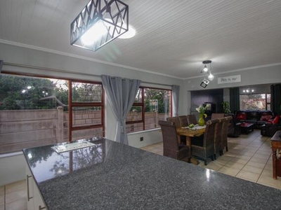 House For Sale In C Place, Jeffreys Bay
