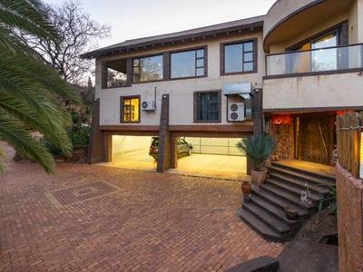 House For Sale In Glenvista, Johannesburg