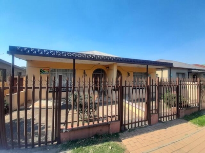 House For Sale In Kenilworth, Johannesburg