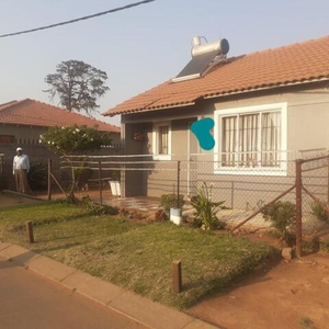 House For Sale In Lufhereng, Soweto