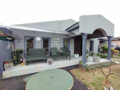 House For Sale In Manor Heights, Despatch
