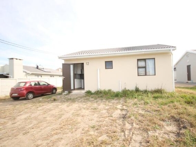 House For Sale In Mzamomhle, East London
