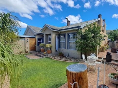 House For Sale In Paarl North, Paarl