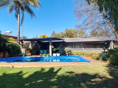 House For Sale In Queenswood, Pretoria