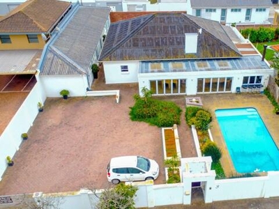 House For Sale In Summerstrand, Port Elizabeth