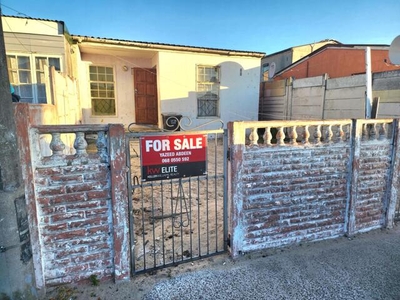 House For Sale In Tafelsig, Mitchells Plain