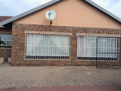 House For Sale In Tasbet Park Ext 2, Witbank