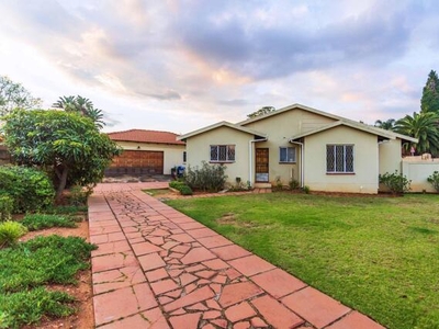 House For Sale In Vorna Valley, Midrand