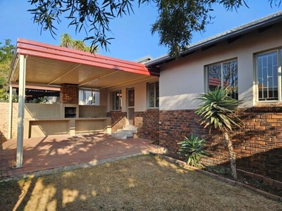 Townhouse For Rent In Erasmuskloof, Pretoria