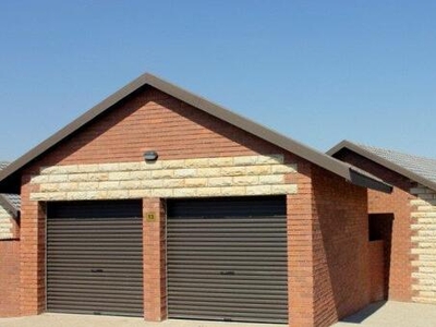 Townhouse For Rent In Helicon Heights, Bloemfontein