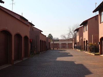 Townhouse For Rent In Potchefstroom Central, Potchefstroom