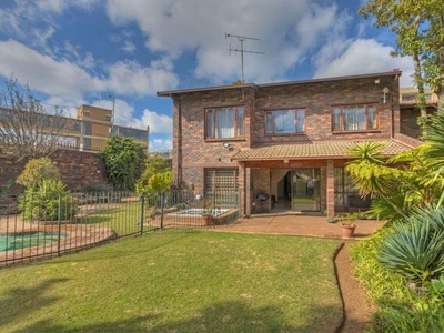 Townhouse For Sale In Bramley Park, Sandton