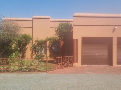 Townhouse For Sale In Culemborg Park, Randfontein
