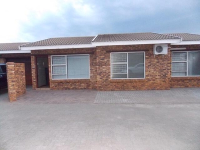 Townhouse For Sale In Duncanville, Vereeniging