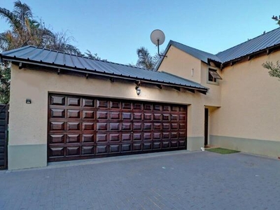 Townhouse For Sale In Equestria, Pretoria