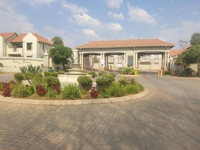 Townhouse For Sale In Esther Park, Kempton Park